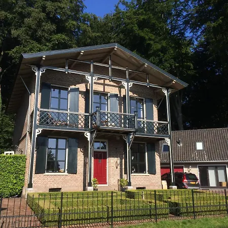 Woudzicht Bed & Breakfast *